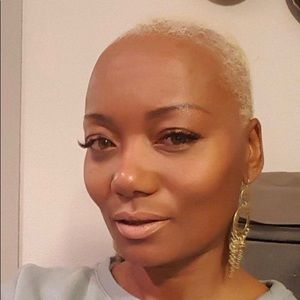 Meet your Posher, Resheena